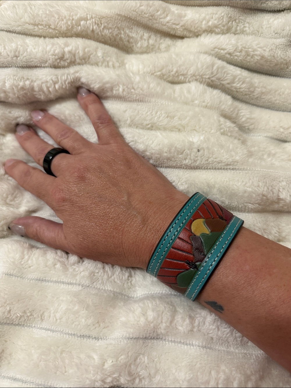 Justin Boots Teal Multi-Color Desert Scene Leather Bracelet and Earrings Set - Picture 5 of 6
